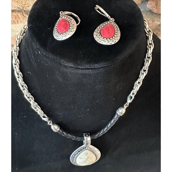 Premier Designs Necklace & Reversible Earrings Set: Versatile Jewelry for Every - Picture 4 of 10
